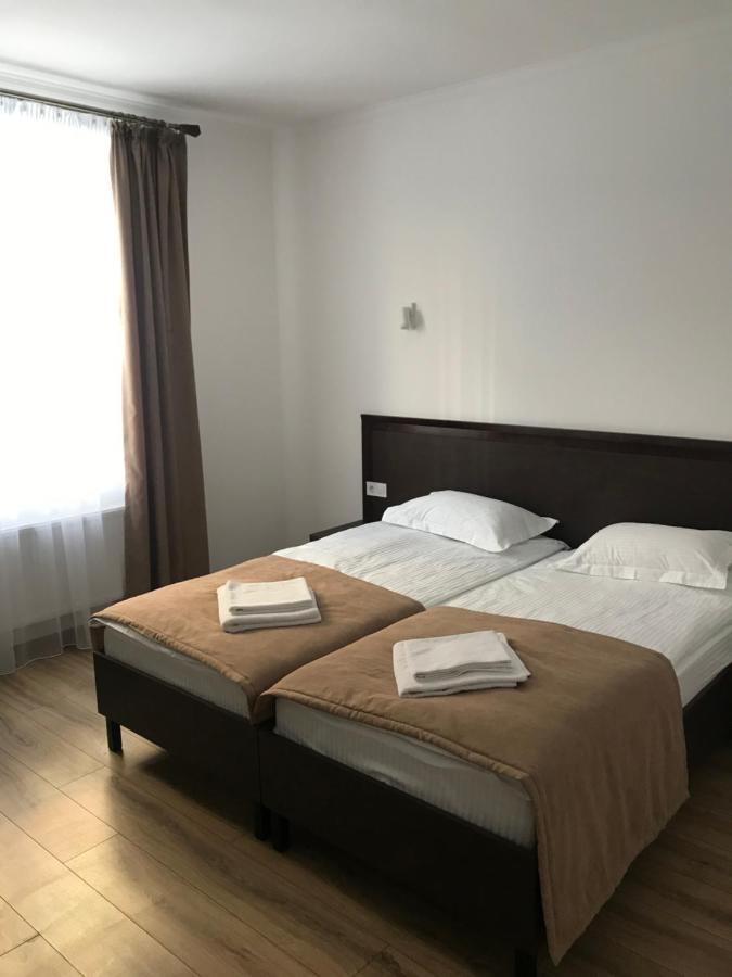 Leo Rooms Leopoli Esterno foto